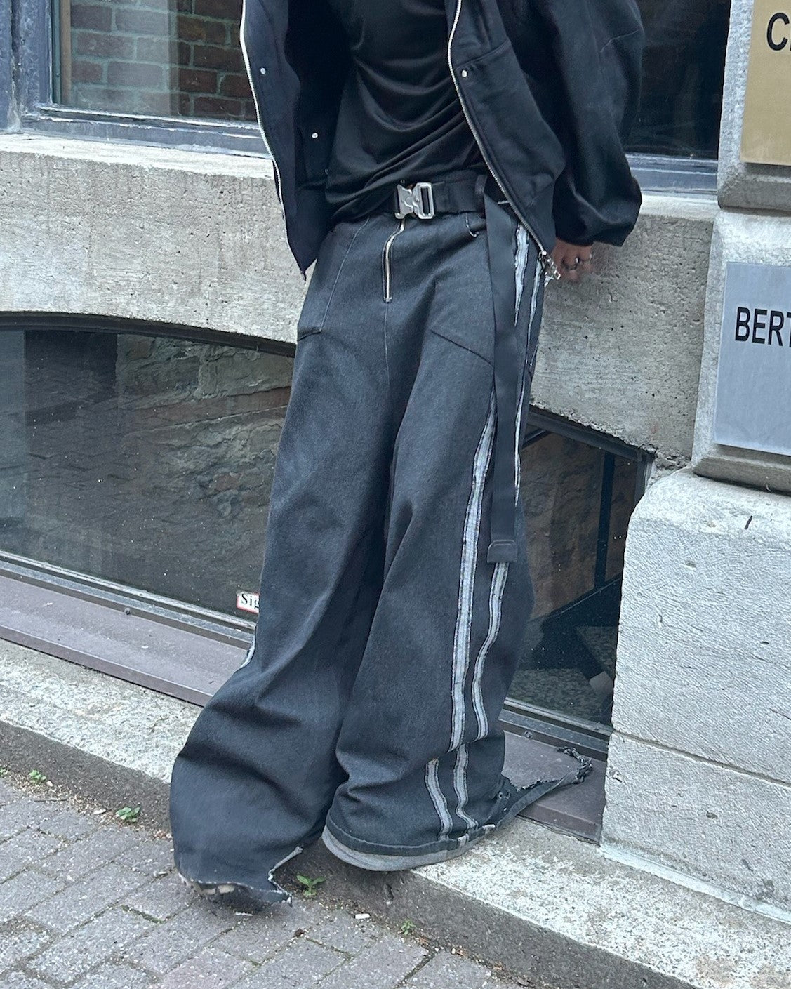 SWEEPCUT DENIM