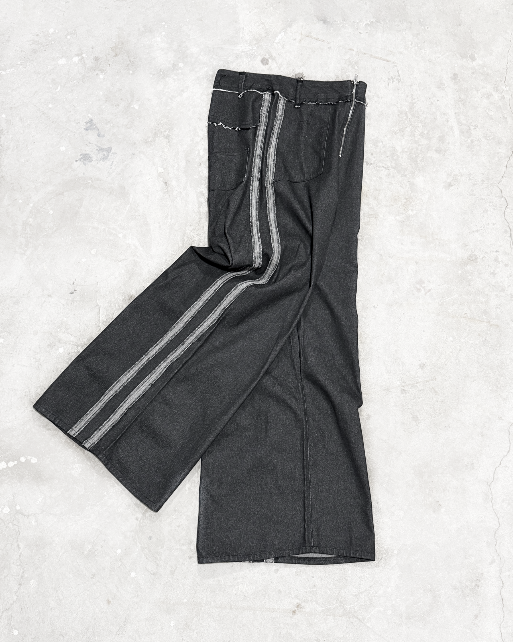 SWEEPCUT DENIM
